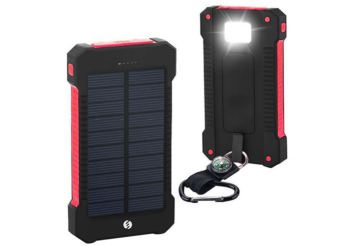 Praktičan tech gadget - solarni powerbank IPS-808 / Izvor: ekupi